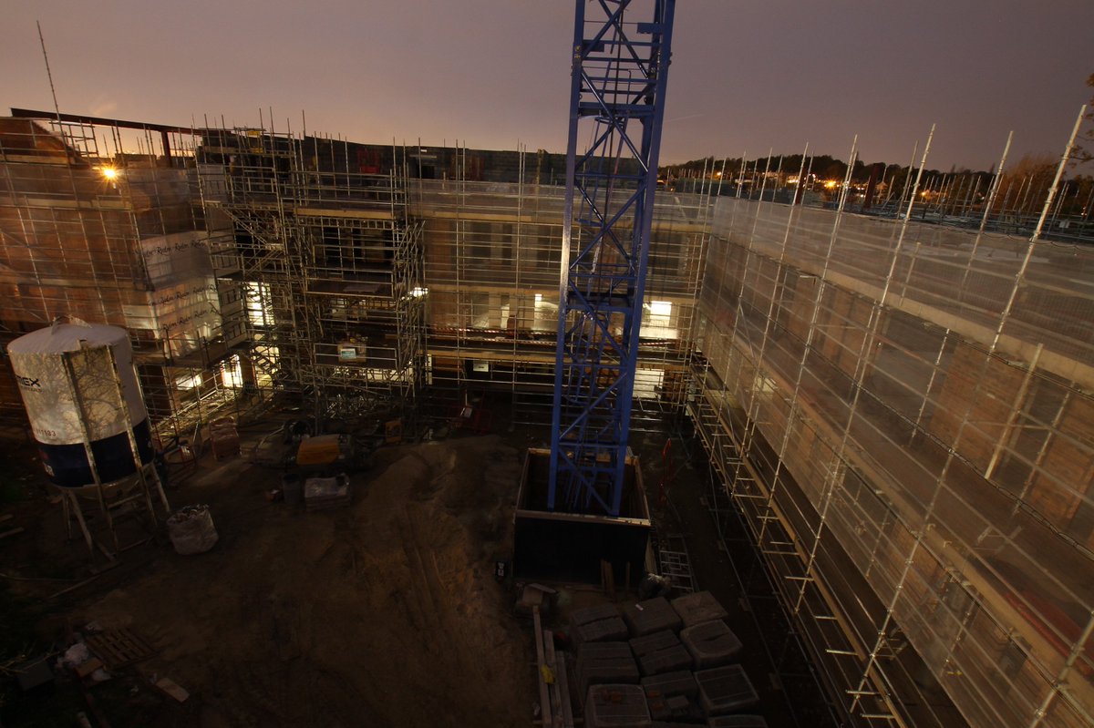TBG_Development's tweet photo. Moreton Close - early evening on site following the clocks going back on Sunday #lightsonsite https://t.co/5wq8jGBdTU