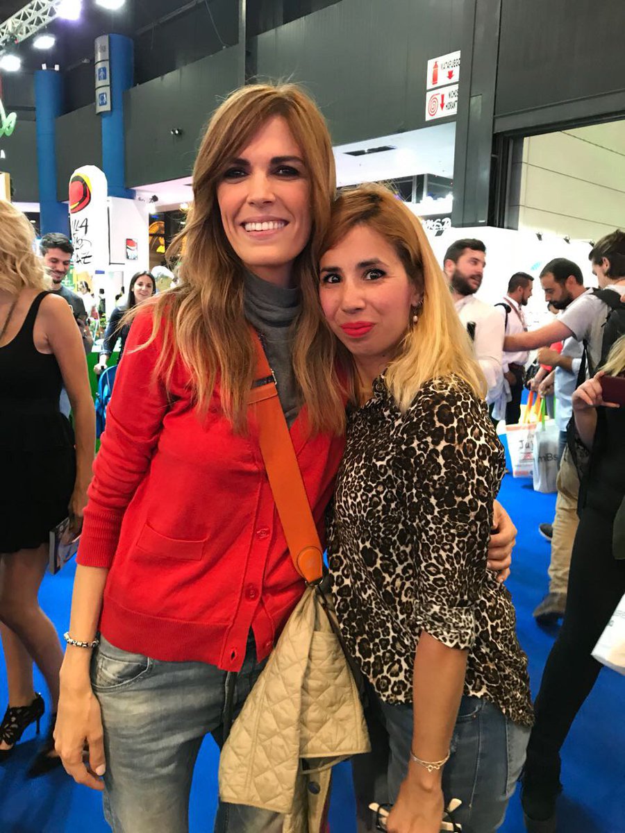 patoconeplay's tweet photo. Con la mujer más hermosa 😍increíble la belleza x dentro y x fuera de esta mujer @vivicanosaok https://t.co/N0eHYFbKiG