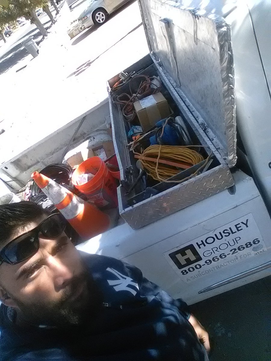 RickyXFierro1's tweet image. Happy Halloween!! My beard makes me look like a #WAREWOLF LOL #FIBEROPTICTECH #AT&amp;amp;T #ELPASOTEXAS