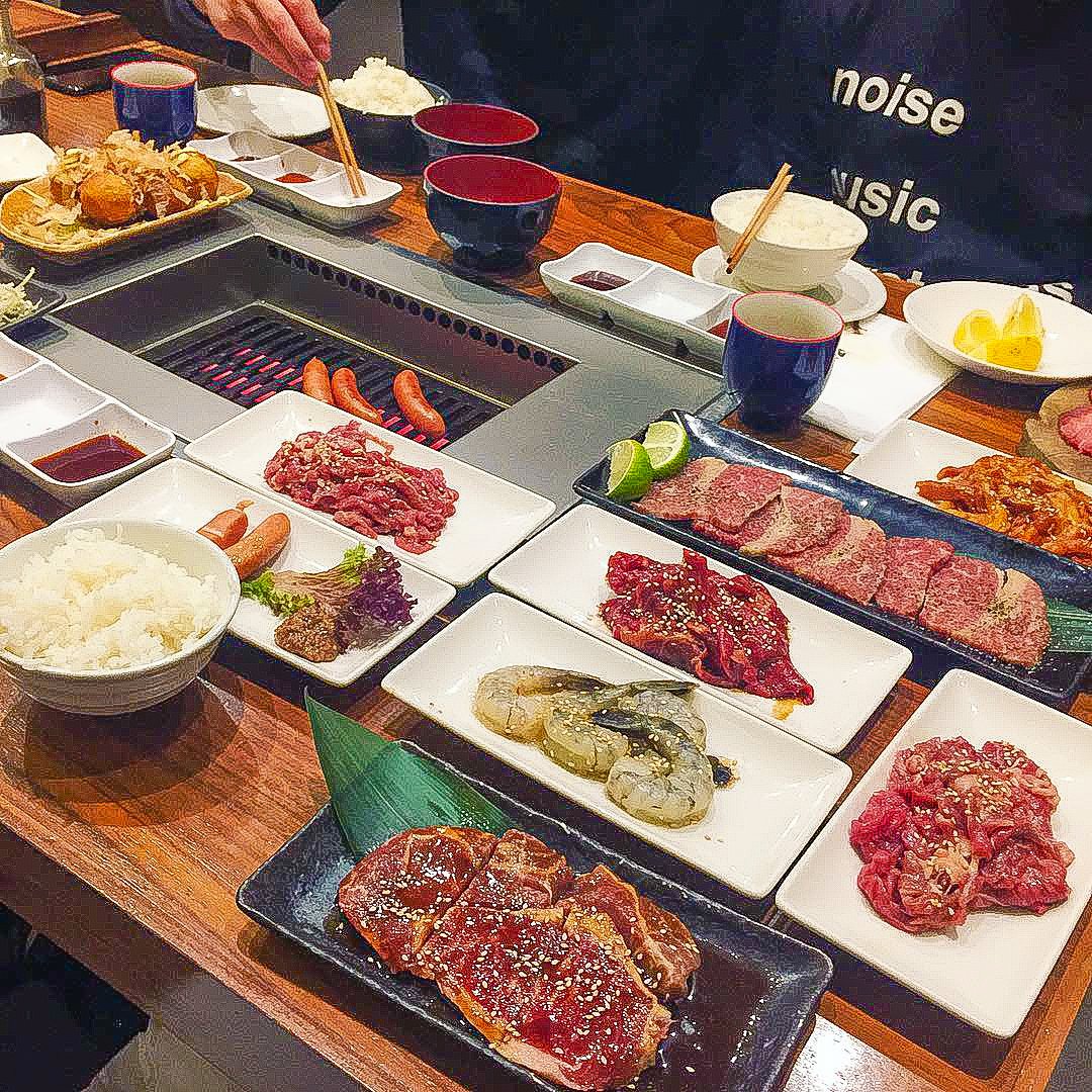 kintanuk's tweet photo. When someone asks you what you're craving...

...and you're craving everything.

📷: @emilynlim0915 https://t.co/y0E5tKWp8H