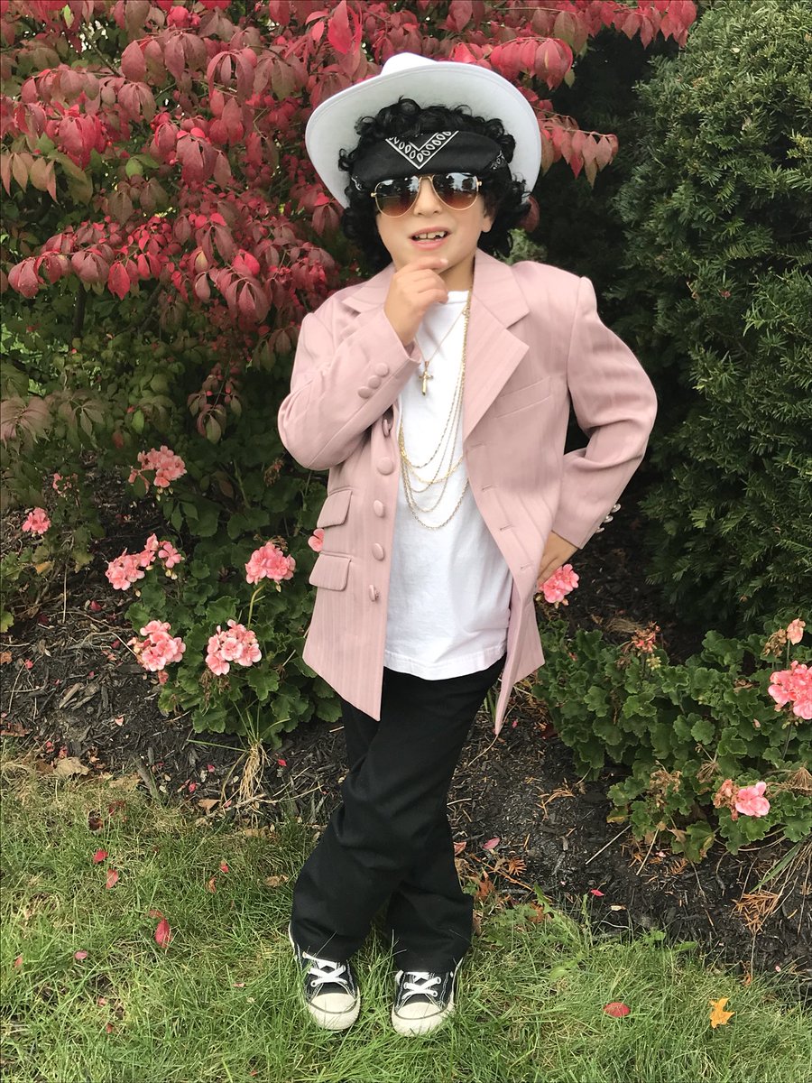 krysmac79's tweet photo. Happy Halloween @BrunoMars https://t.co/r419T5o98g