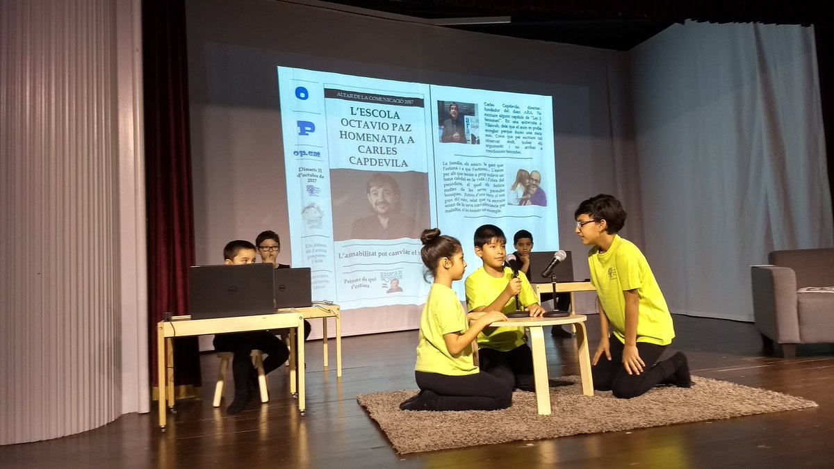 L'escola <a href="/OctavioPazBCN/">Escola Octavio Paz</a> homenatja a <a href="/CarlesCapde/">Carles</a> a l'Altar de la Comunicació 2017