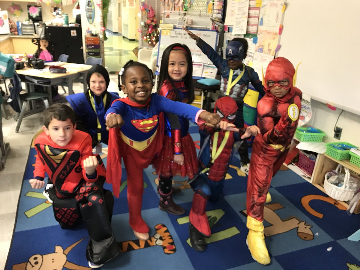rgardner116's tweet photo. Happy Halloween!! 🎃 #WeareVincentFarm @VincentFarmBCPS https://t.co/moAQ0DKgQX