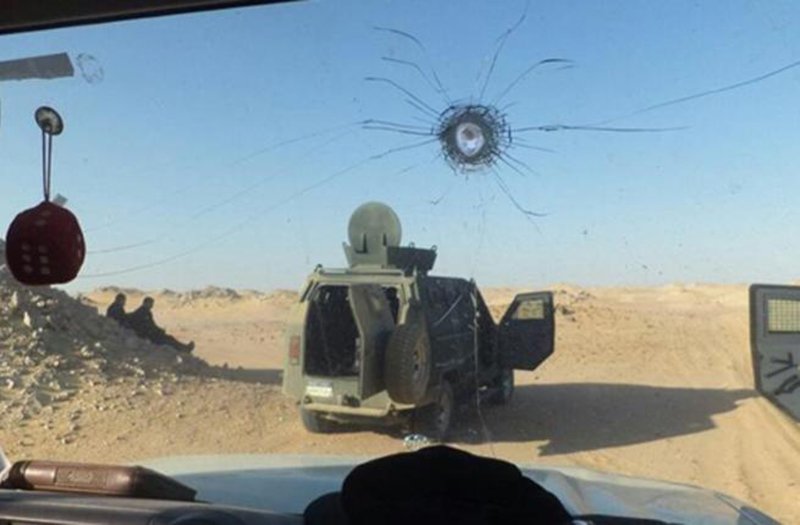 AlBayanNews's tweet photo. الشرطة المصرية تحرر الضابط المختطف في هجوم ا��واحات
https://t.co/SEYfbrgVBe
#البيان_القارئ_دائما https://t.co/nUTKSxVW30