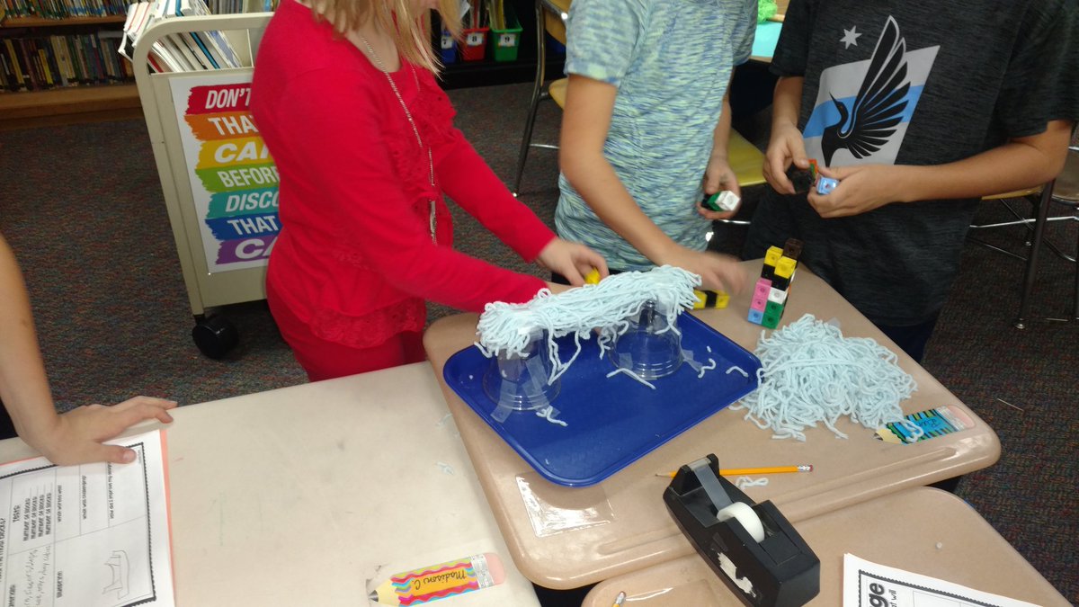 MrsKadrlik's tweet image. Building spider web bridges. One held more than 67 unifix cubes! #SpookySTEM #messyspiders #cfelem #WeGotThis