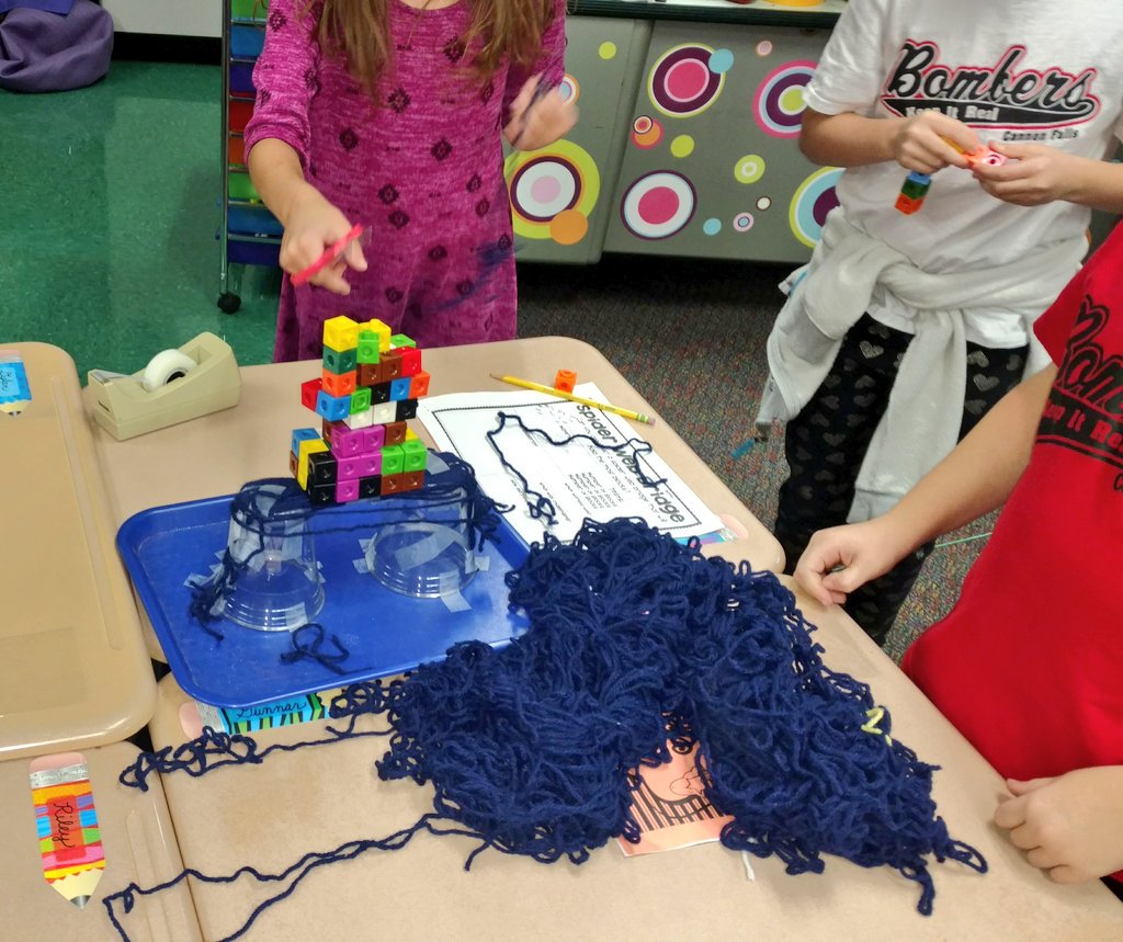 MrsKadrlik's tweet image. Building spider web bridges. One held more than 67 unifix cubes! #SpookySTEM #messyspiders #cfelem #WeGotThis