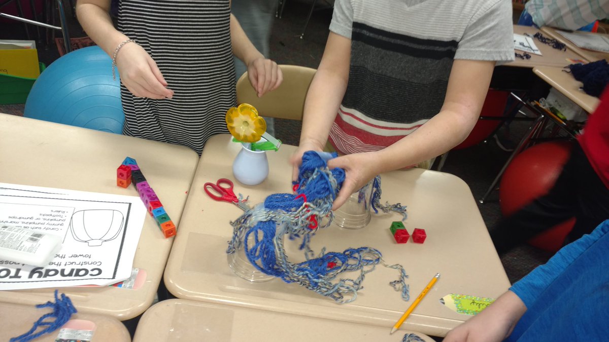 MrsKadrlik's tweet image. Building spider web bridges. One held more than 67 unifix cubes! #SpookySTEM #messyspiders #cfelem #WeGotThis