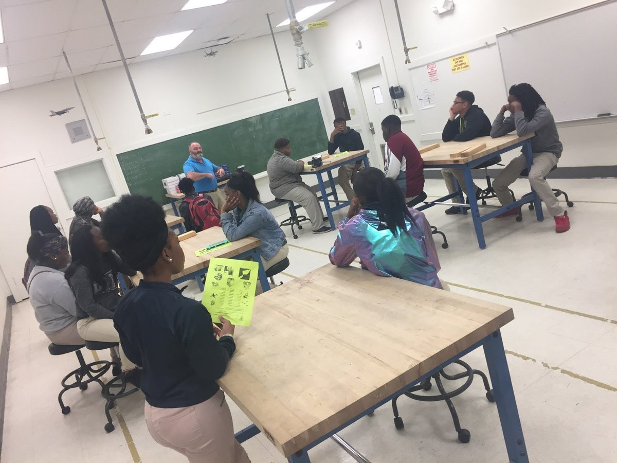 faulkner_ctc's tweet photo. Check out the @VHSAcademies tour of Faulkner this morning! Students were ready to take off learning in aviation! #tlfctc #tlfaviation #vigortour @Careertechmob @MarcieMcNeal https://t.co/tmx4arz75s