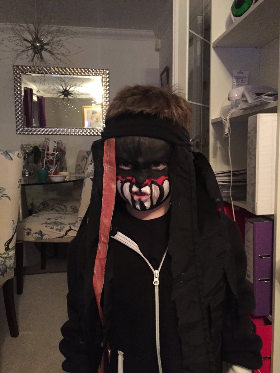 Clonemonkey23's tweet photo. @FinnBalor my son is ready for trick or treat in the UK #demonking #Balorclub https://t.co/zP5omivGHe