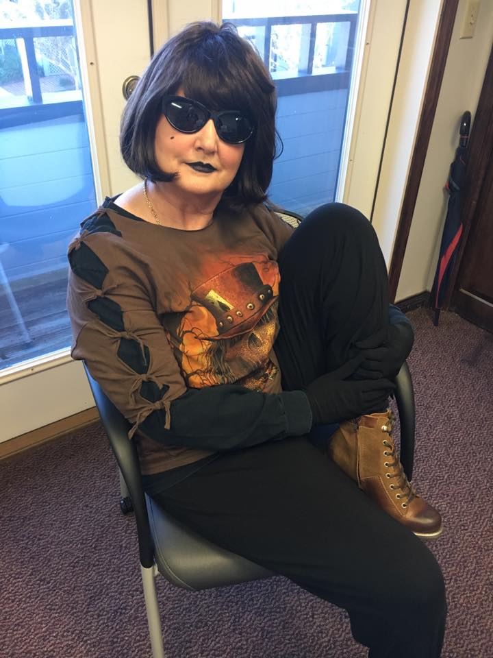 AppleyardAgency's tweet photo. Happy Halloween from the Appleyard Agency!! 🎃👻🎃 #funatwork https://t.co/eVSLNUk2f8