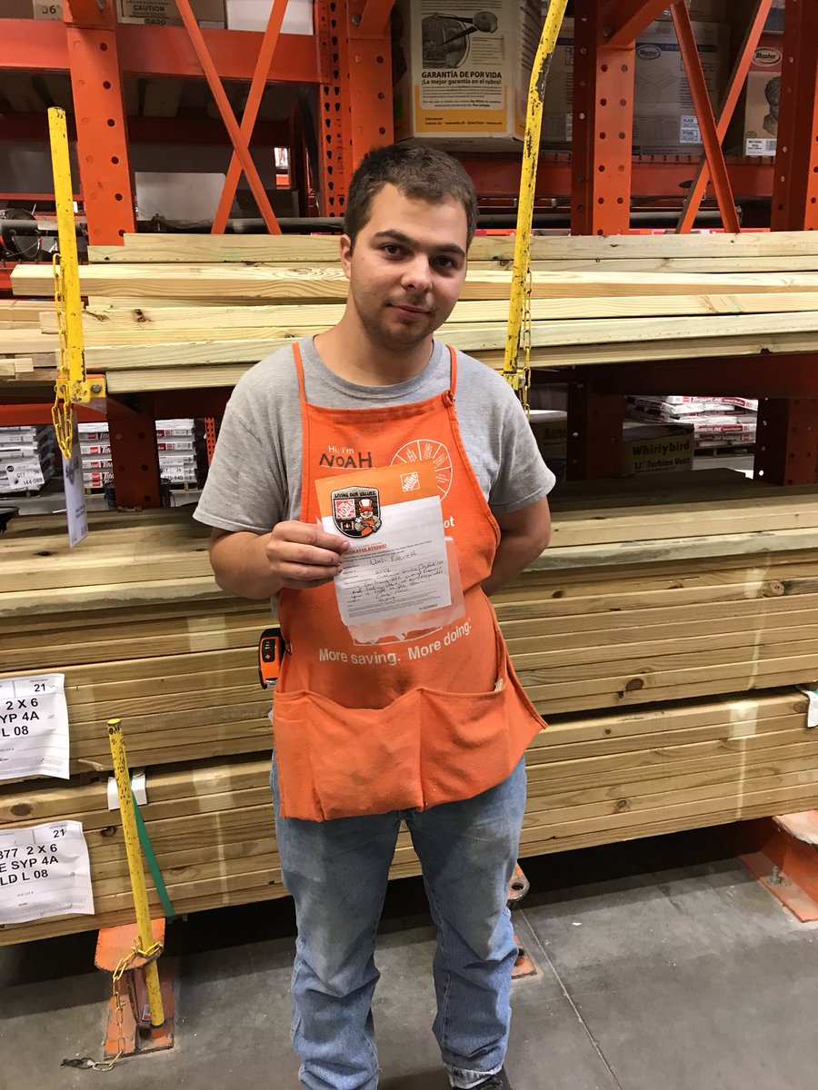 Omar_Ponce78's tweet photo. Thank you Noah for your commitment to our customers and for living the orange promise . #orangeblooded #6557 @GabePalacios23 @Joey_Renner https://t.co/x1yzETh4CY