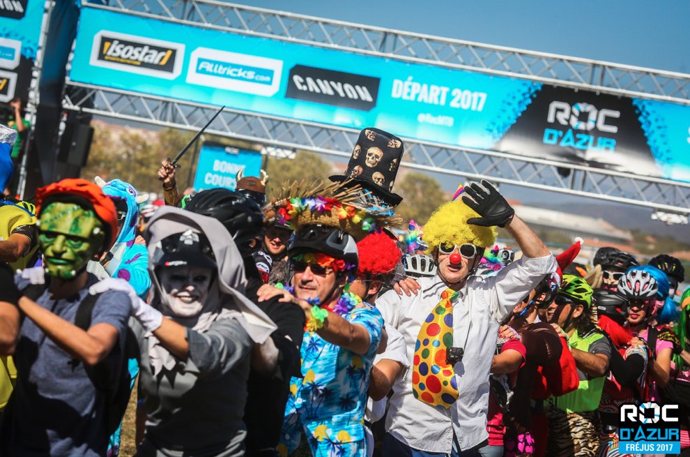 RocdAzur's tweet photo. 👻 🚴 HAPPY HALLOWEEN À TOUS LES FANS DE VTT ET DE VÉLO 🚴👻 #rocmtb #rocdazur https://t.co/jXF0yVZPLj