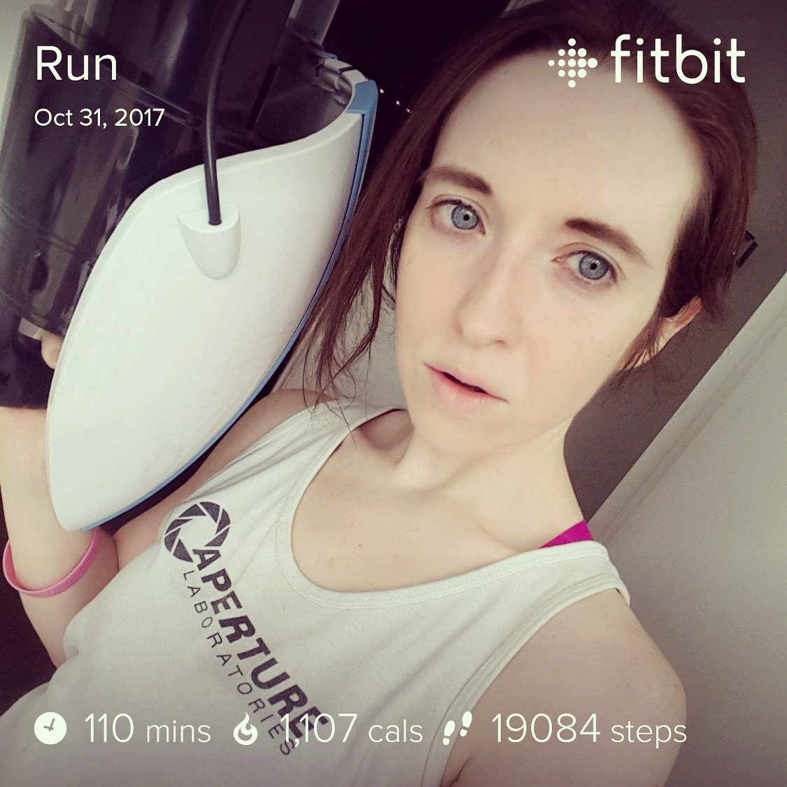 kickgirl's tweet photo. Happy Halloween! I wore my "costume" to the gym today. ;P
#RunningForScience #Portal #Chell https://t.co/WVi4Dsr5x5