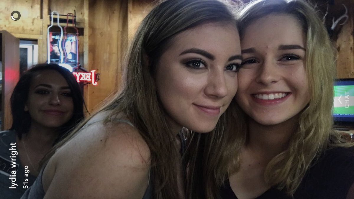 EmmaKloepp's tweet photo. Happy bday Lydo 🎃❤️ @lydiawright19 https://t.co/3pFgZLa5Nu