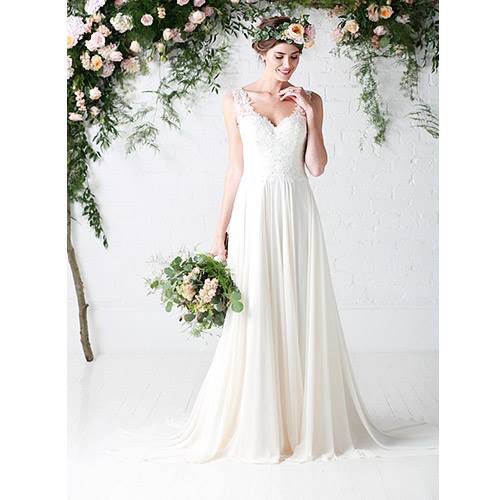 Mrs Jones Top Picks: Raina by Charlotte Balbier. Size 12. Was £1399, now £850. Open to offers. 

#Newbury #Berkshire #Bridetobe #Bridalsale