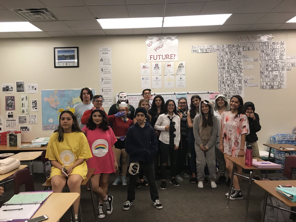 Spartanozzy's tweet photo. Halloween in 3207! #AdvancedSoc #KofaKings https://t.co/mWLth6pfqu