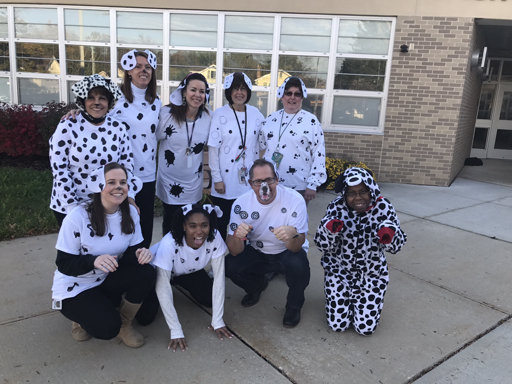 TechTeacherWCB's tweet photo. @TracieAbbes @gnr_principal GNR Fine Arts is "spot on" with a photo op next to the "Barking Lot" #bestHalloween Ever #ewrsdgnr https://t.co/nICo0w5Th6