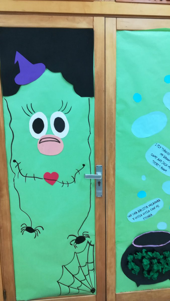 sbn9690's tweet photo. Great Halloween decorations in our super school...enjoy! @ceipasuncion #edublogs #sharingedu #creativelearning #eduideas #sfumadrid # https://t.co/vorOrIG6EE