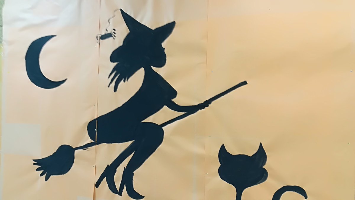 sbn9690's tweet photo. Great Halloween decorations in our super school...enjoy! @ceipasuncion #edublogs #sharingedu #creativelearning #eduideas #sfumadrid # https://t.co/vorOrIG6EE