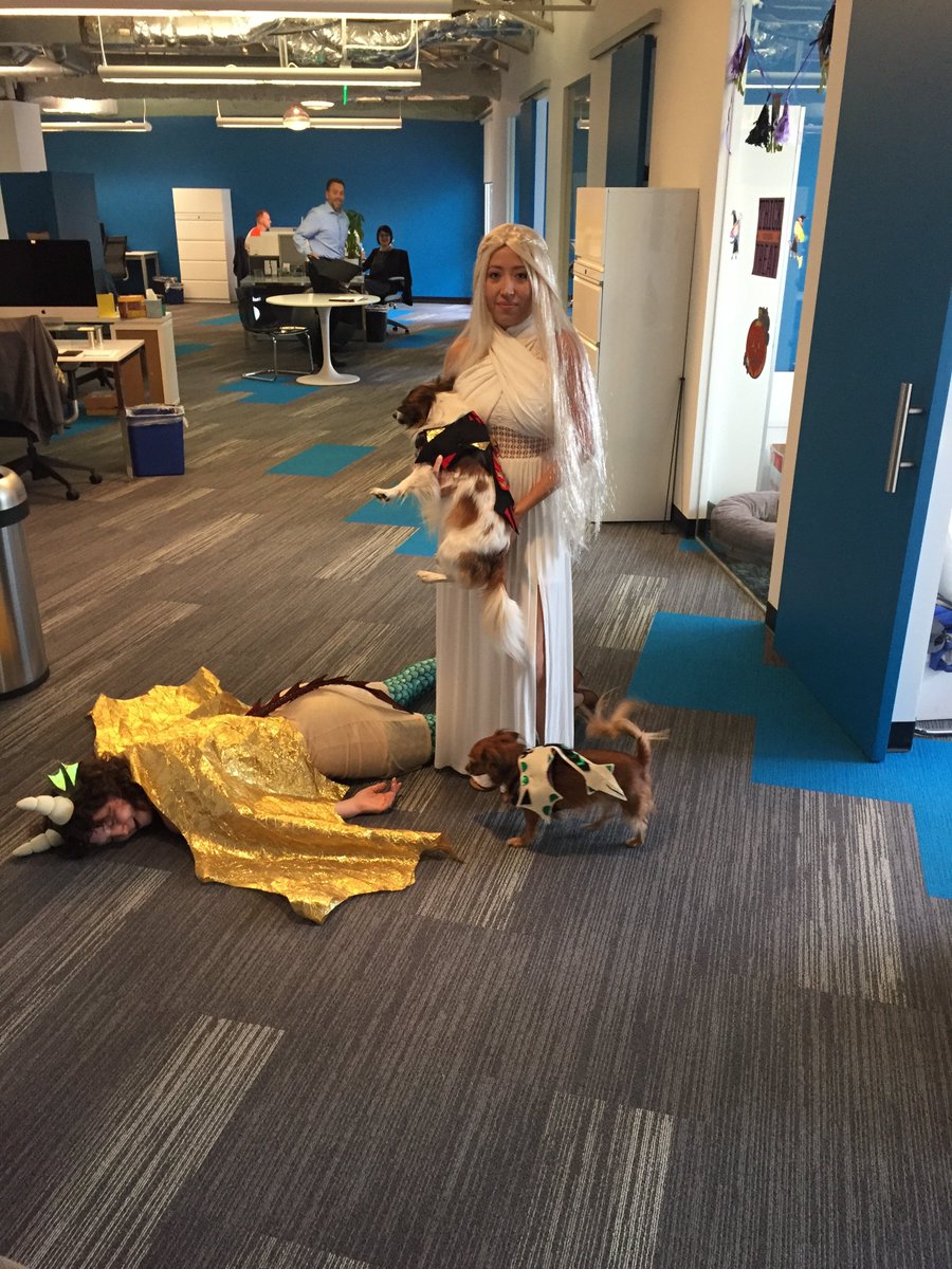 InStudioHCLA's tweet photo. Danerys and her dragons #ripviserion #gameofthrones #reloween #relschool https://t.co/bHd9B2ZSbi