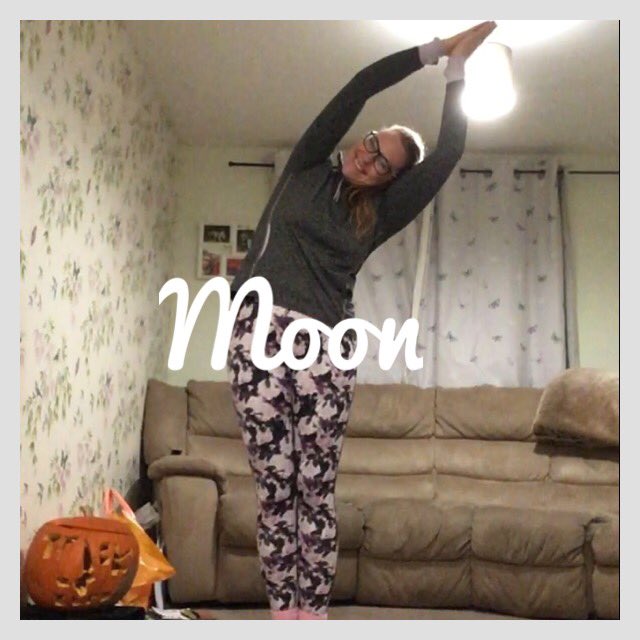 enchantedrosect's tweet photo. #halloweenyoga #moonpose #trickortreat #littlestar #babyandtoddleryoga https://t.co/ekaYHrYlif