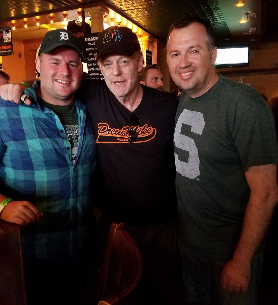 bryfill's tweet photo. @DrewMikePodcast Happy birthday, Drew! keep rockin! #keepitstiff #drewblows https://t.co/Vrnk8ejpg7
