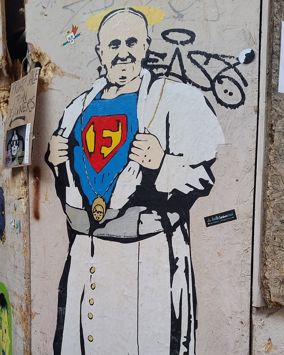bpbhubesi's tweet photo. Seen in Rome... https://t.co/ekAycqQpWQ