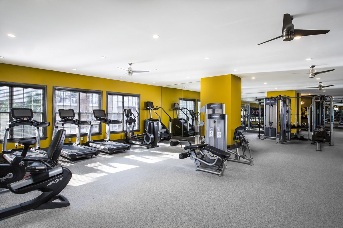 CarlynAndCo's tweet photo. We have completed renovations to the Reserve at Potomac Yard for @EquityRes! What do you think of the finished look? https://t.co/jWP2sGrZrK