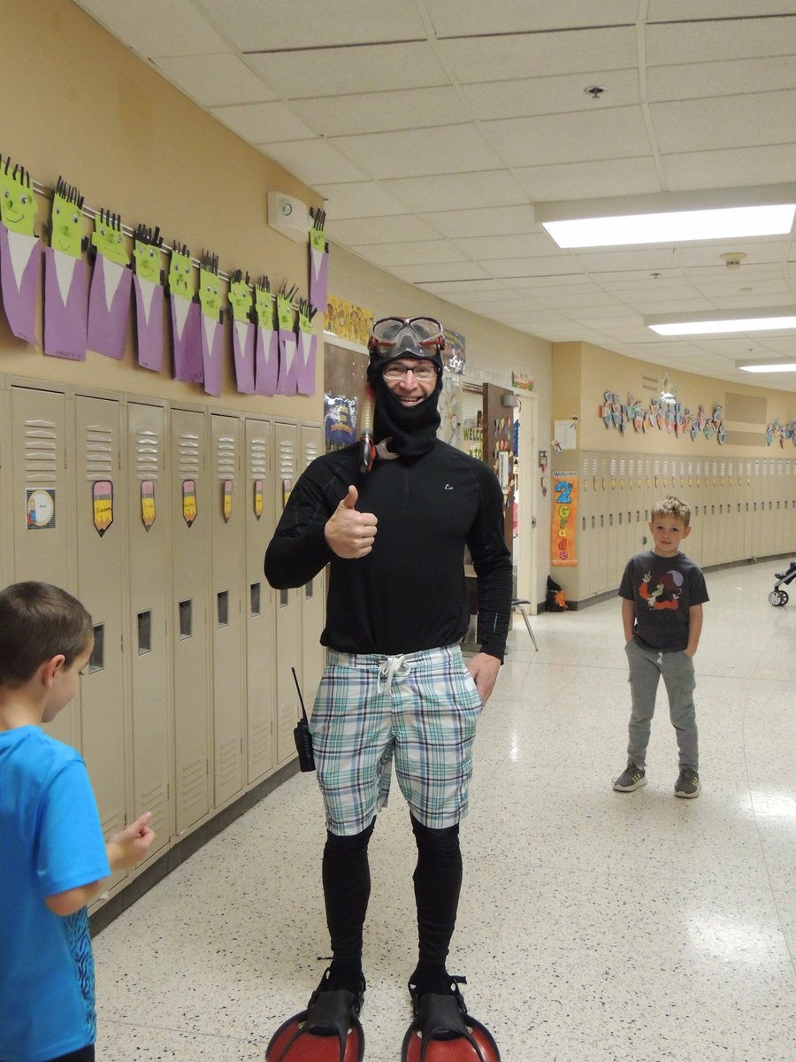samyanderCL's tweet photo. #CLSgreats celebrating today! Enjoying dressing up, school parade, and classroom parties.  #AHSchools Never Give Up! @JohnCena https://t.co/dz6BDxHOhp