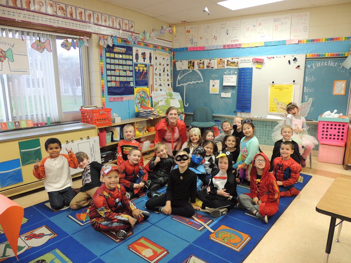 samyanderCL's tweet photo. #CLSgreats celebrating today! Enjoying dressing up, school parade, and classroom parties.  #AHSchools Never Give Up! @JohnCena https://t.co/dz6BDxHOhp
