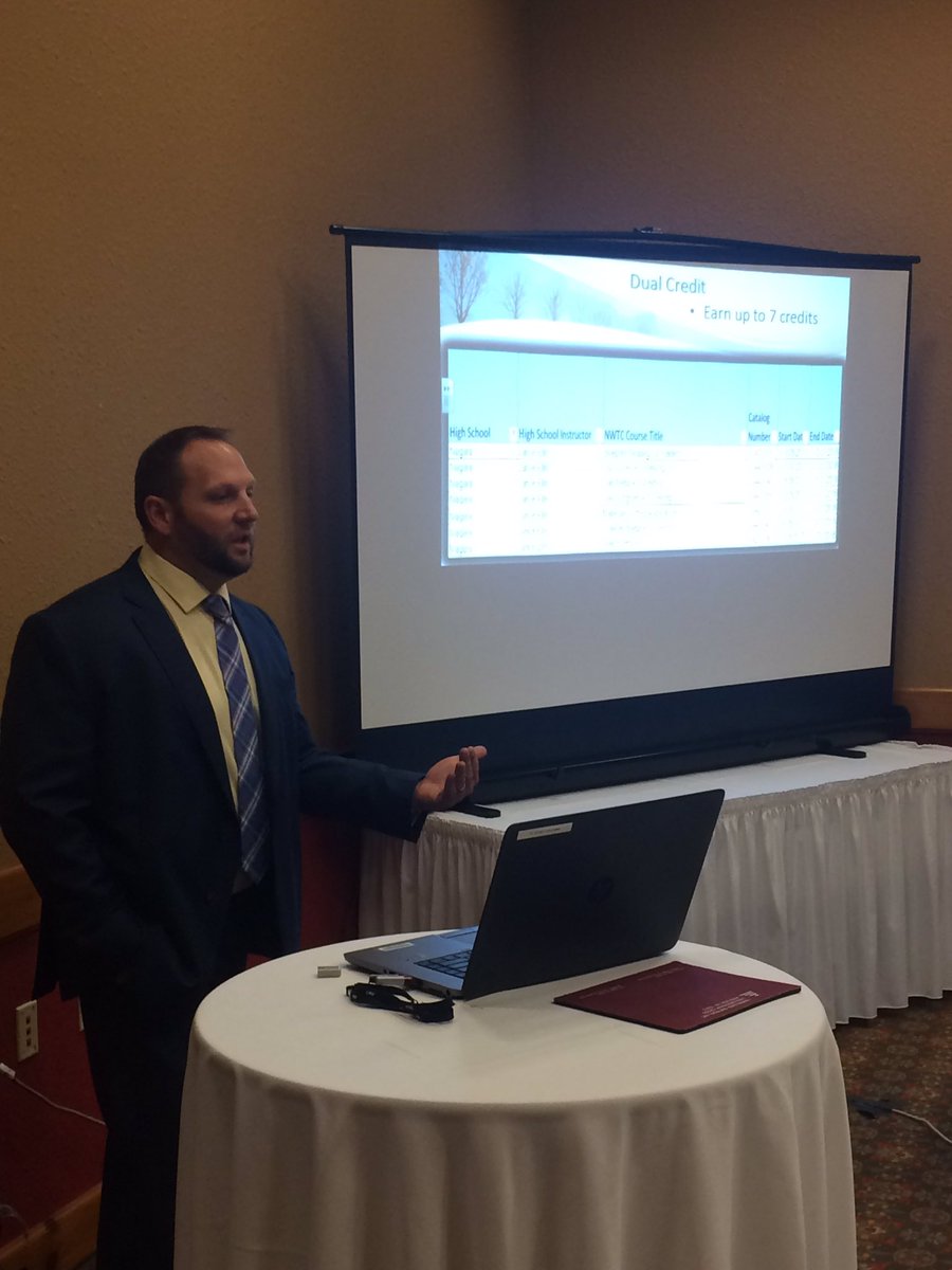 BenNiehausb's tweet photo. Presenting on collaborative work #WIRSA2017 w/ @NWTC @FlorenceSchools @NHSConf @GACSchools @GPPatriots via Woodland Regional Learning Center https://t.co/IxxPyGWj5s