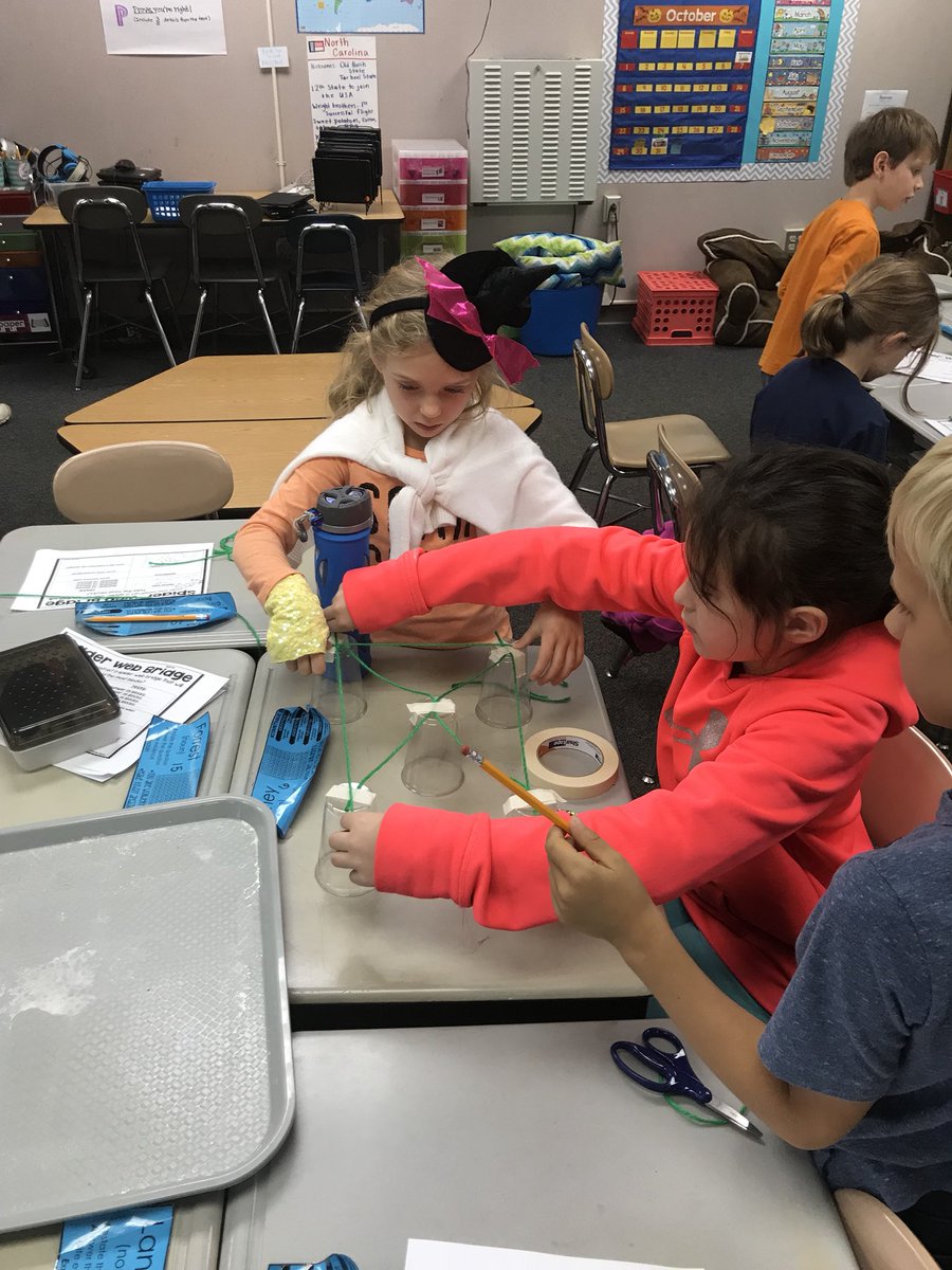 saguarosin2nd's tweet image. 2nd #SpookySTEM challenge Spider Web Bridges #STEM @PleasantUnionYR