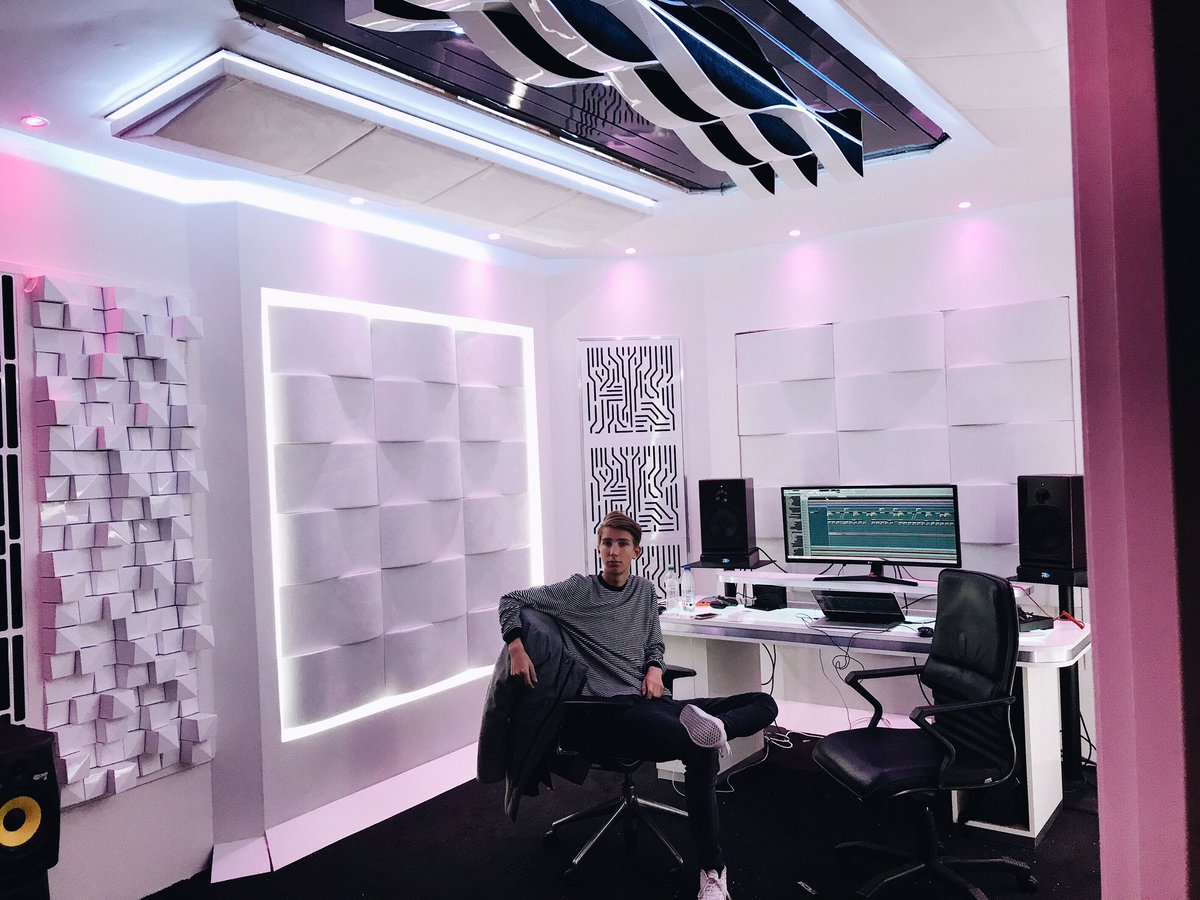 mestomusic's tweet photo. New studio is finished! 🔥 https://t.co/dXzduf719e