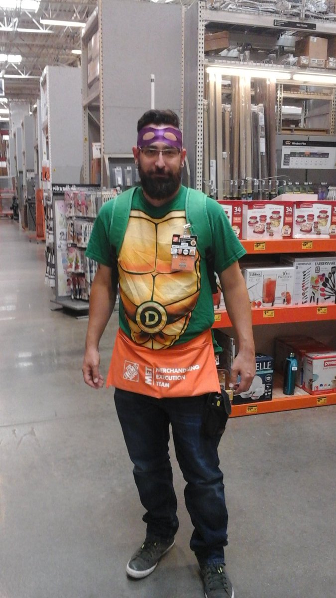 met6202's tweet photo. Halloween MET 6202. TMNT, The Merchandising Ninja Turtle. https://t.co/9Sh3POfXu9