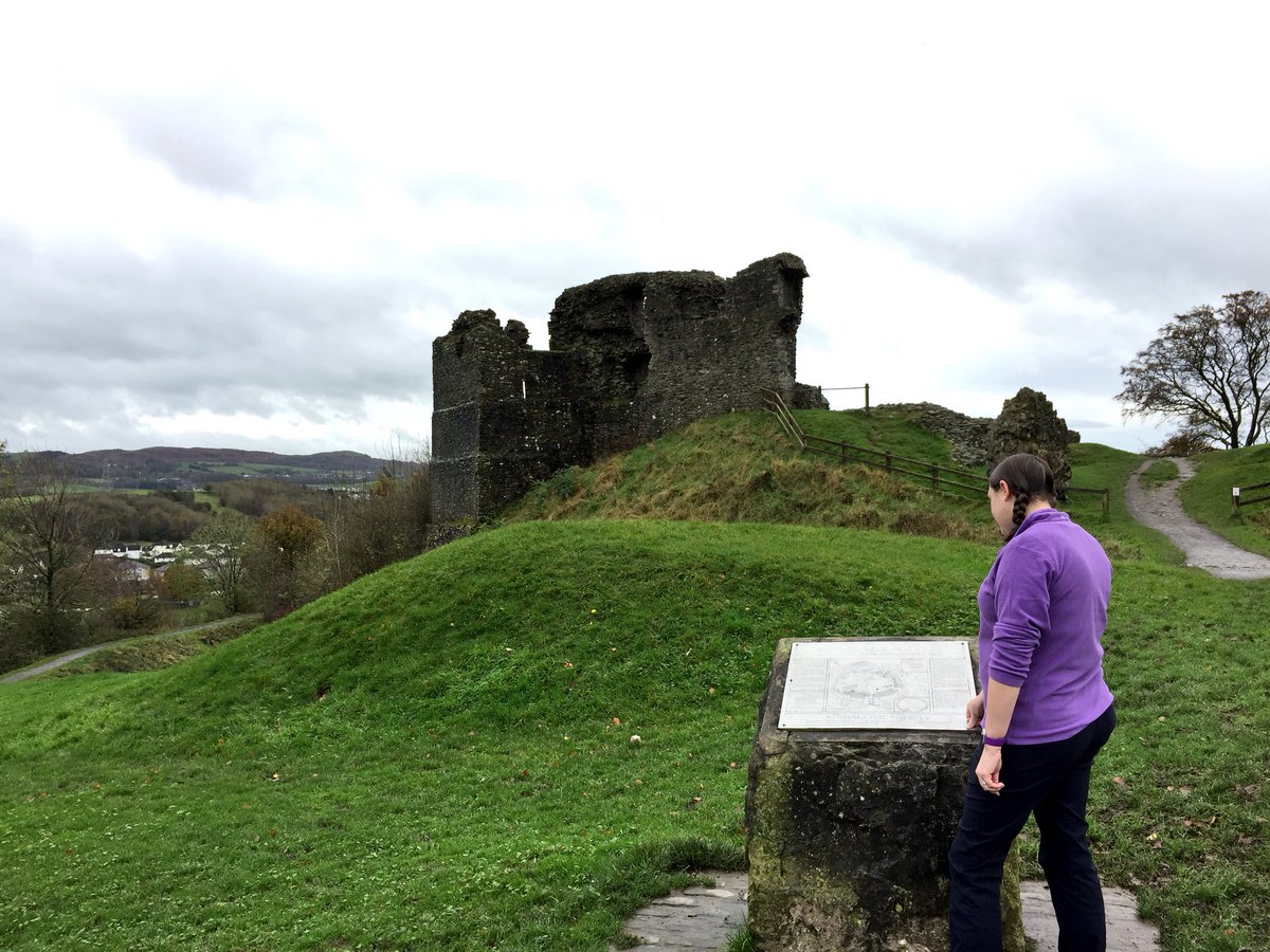 _MrCurtin's tweet photo. Found @Mrs_Curtin_ reading the history of Kendal castle. #jgreading https://t.co/3z4BxkIVt6