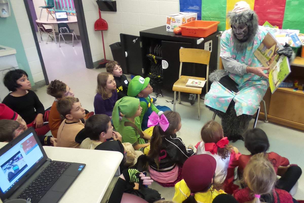 manutrem33's tweet photo. Une première dans ma classe! L'histoire du Petit Chaperon rouge raconté aux enfants par le loup! Merci M. David Meloche @LBPSB @cwaLBPSB https://t.co/K07aQDivEH