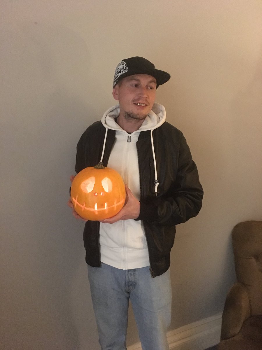 hecticp's tweet photo. #Halloween2017 #gassed https://t.co/gb1sN1IxIM