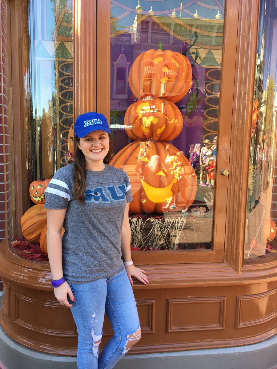 BlueHenMarisa's tweet photo. Boo to you and you and you and you...Happy Halloween! #mikewazowski https://t.co/0CFAzlY2KH