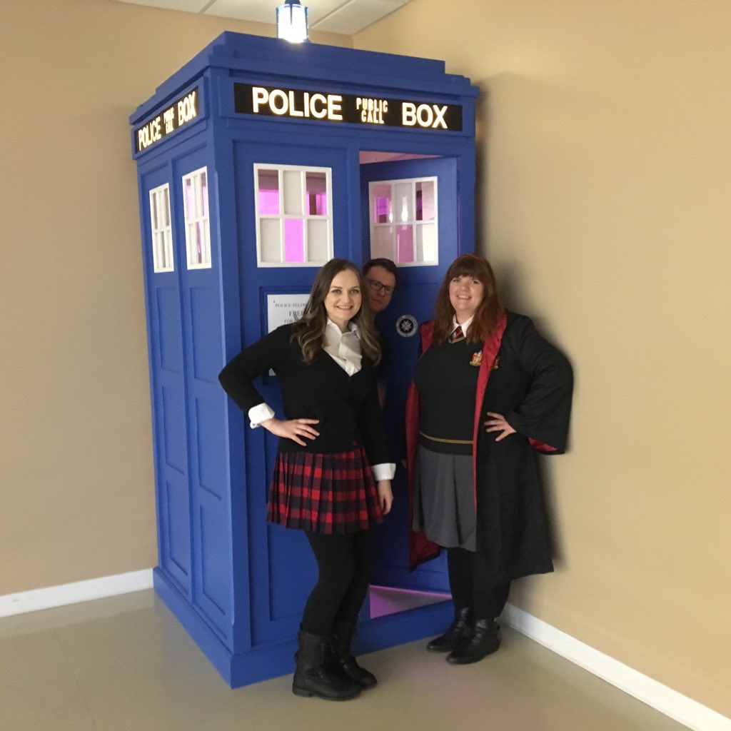 Shanders89's tweet photo. @TMobile My father-in-law even built a TARDIS for the London themed Halloween party!!! https://t.co/BFUkXAaO3r