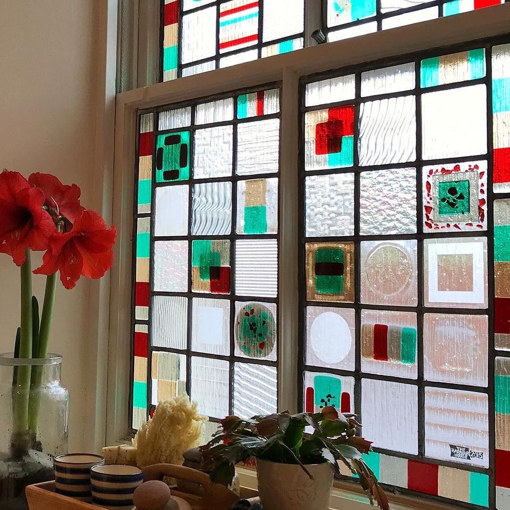 JanerDesigns's tweet photo. Thank you @herindoorsscotland for a fun morning.
#photoshoot #bathroom #stainedglass #colour #photography #smallsp… https://t.co/eBy8bXXz5N https://t.co/rx39wuvcl9