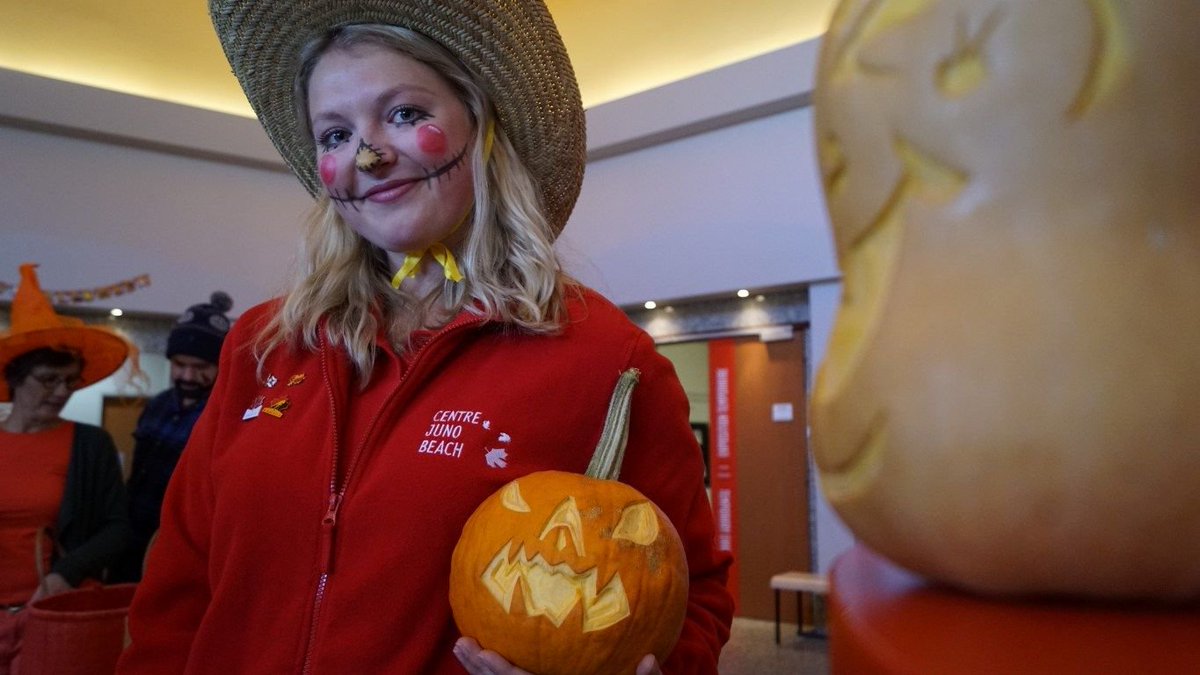 JunoBeachCentre's tweet image. Joyeux Halloween! Happy Halloween! bit.ly/2gWMlMM