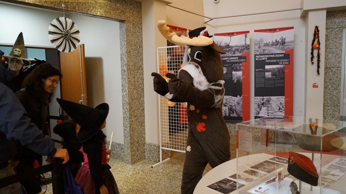 JunoBeachCentre's tweet image. Joyeux Halloween! Happy Halloween! bit.ly/2gWMlMM