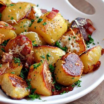 Comunicapeep's tweet photo. Nos encanta ir de tapas y probar nuevos platos por Madrid 🥔😍 #gratiacatering #gratiacateringinspiration https://t.co/uL2OrUE2in