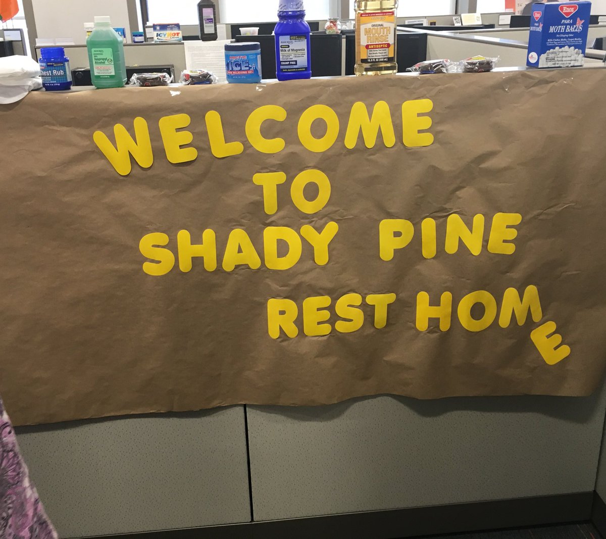 GIMoney9's tweet photo. Next stop 👵🏼 @ATTChgo57 #TUGGLENATION #GENERATIONJORDAN #Eddytorial #kathieskrew https://t.co/pkFMUhU8dk