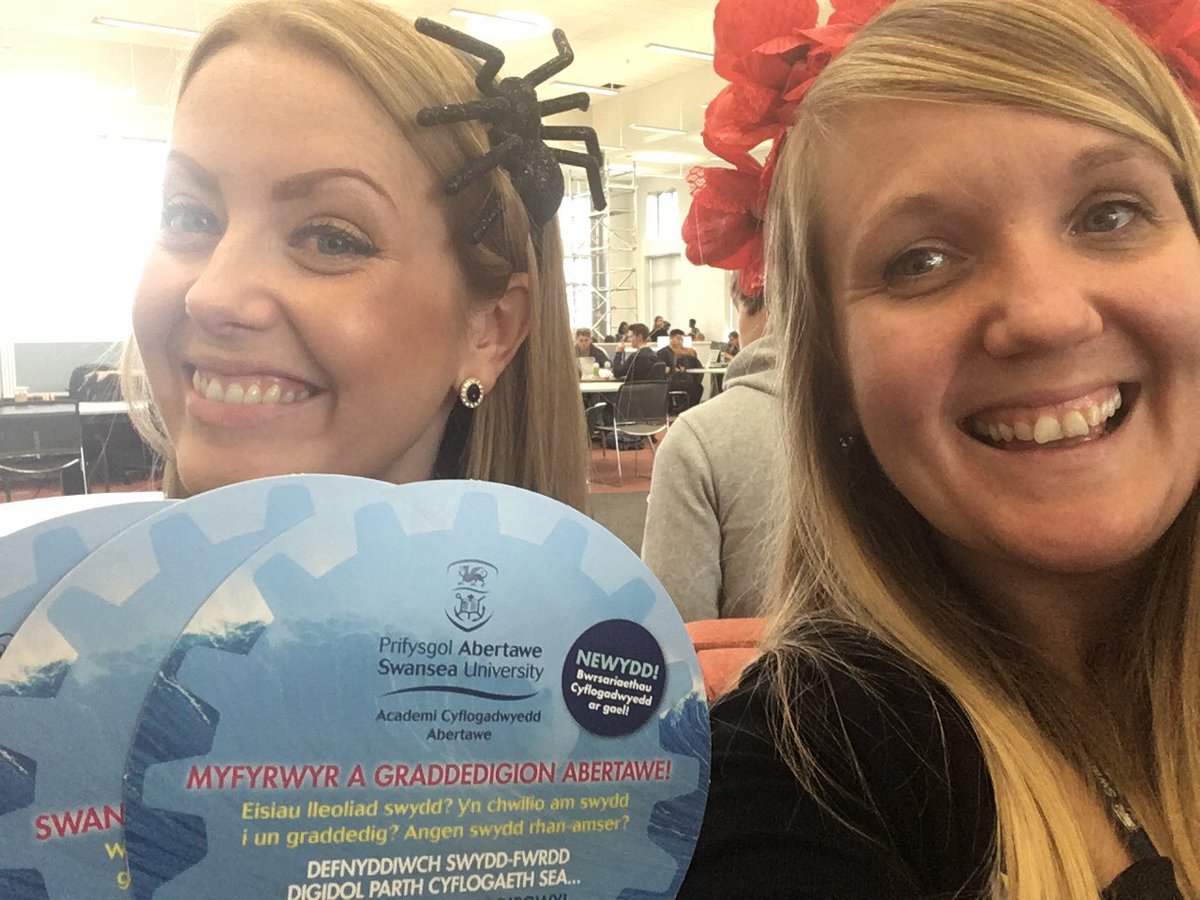 SwanUni_Careers's tweet photo. #ifyouvegotithauntit 👻 We tried 2do a #restingwitchface #fail 🤣 Last 5 mins 2 visit the @SwanUniEZ Halloween event #BayLibrary #placements https://t.co/6gnTuhYgx9