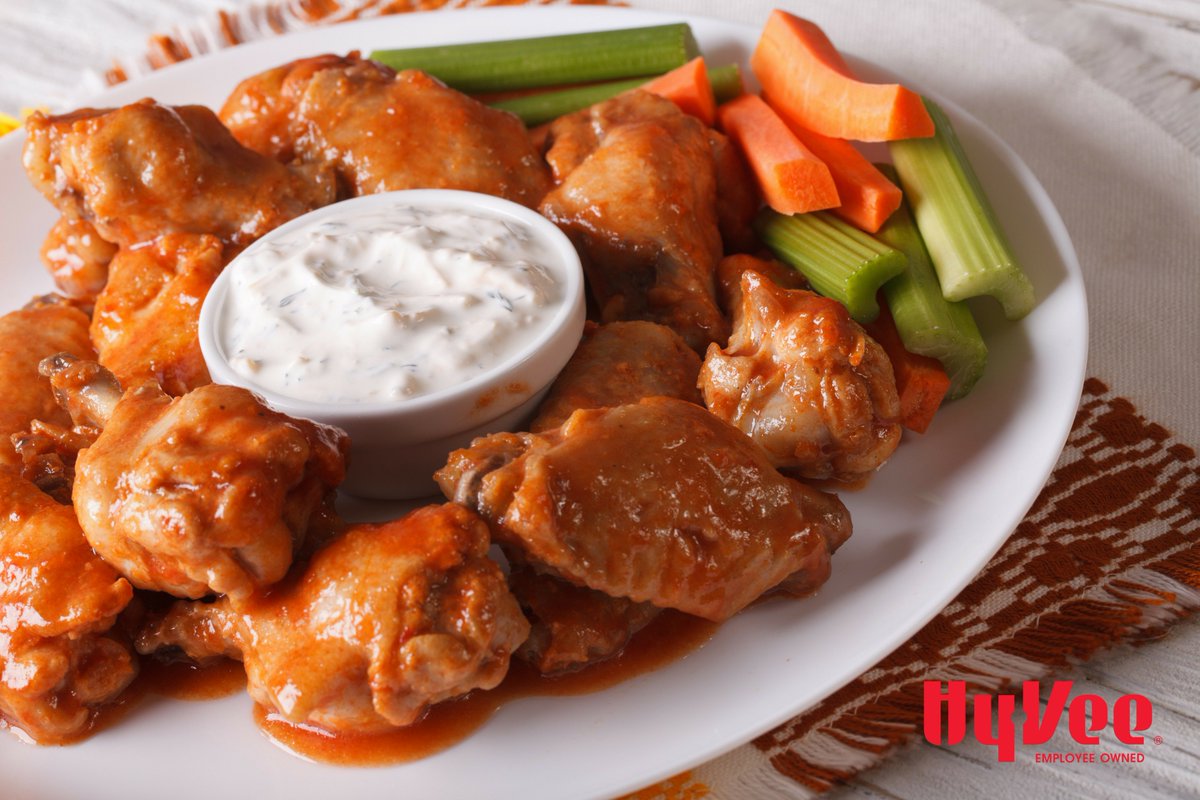 Marshall_HyVee's tweet photo. #HappyHalloween Hy-Vee Shoppers!! Celebrate this spooky day at the Market Grille and get a FREE appetizer with any $20 purchase! https://t.co/ETLx1F8x7I