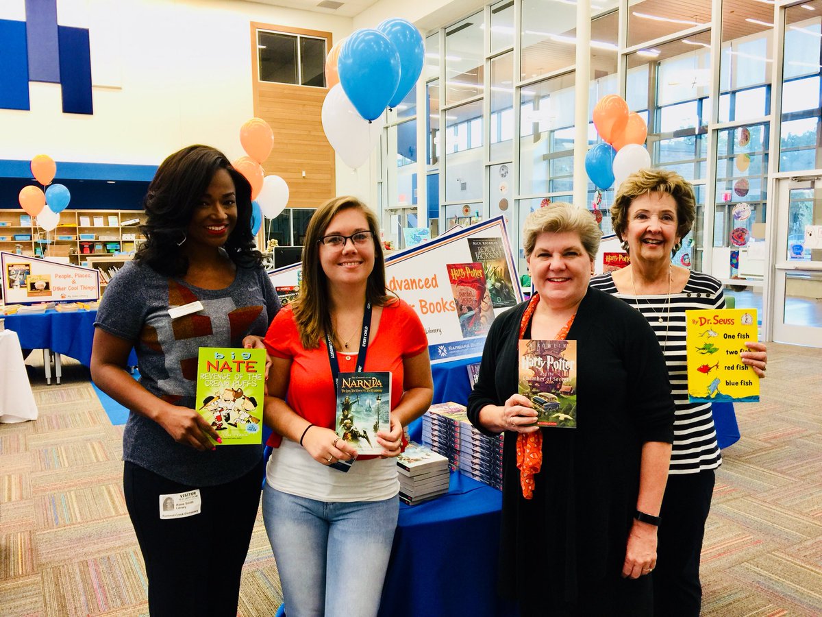 NancyHarn's tweet photo. RCE students are blessed to recieve books today from the Barbara Bush Foundation. We are thankful! #SBISDProud #Barbarabushfoundation https://t.co/wakL1hfVE7
