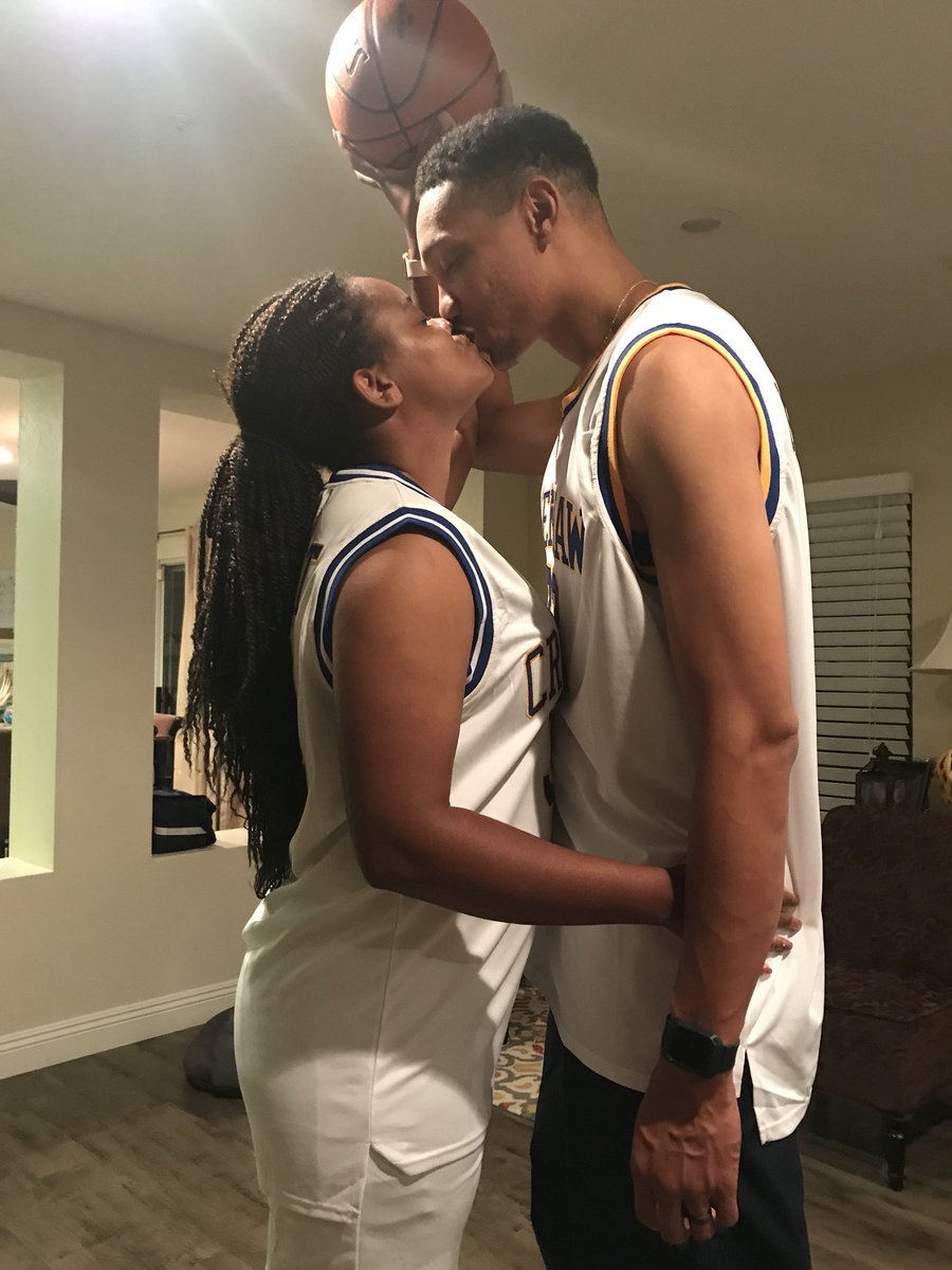 jdubduffy's tweet photo. @TMobile #Thankenstein #contest #loveandbasketball #HappyHalloween https://t.co/pmP8ZNiBqN