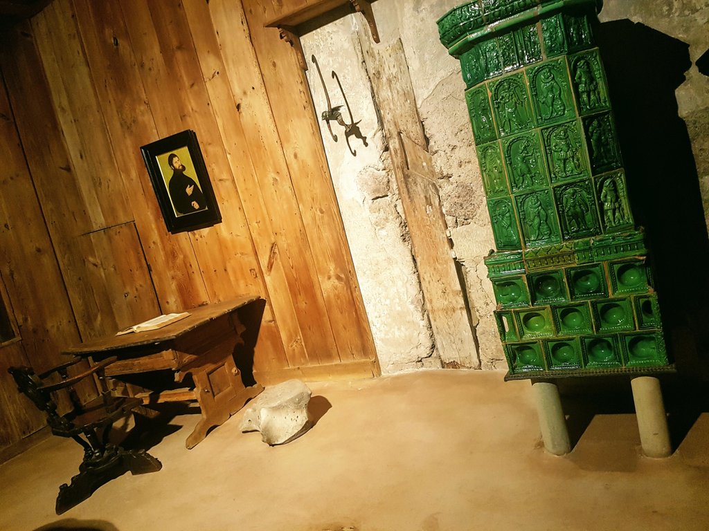 russellofearth's tweet photo. The room in Wartburg Castle where Martin Luther translated the New Testament into German #ProtestantReformation #The95Theses https://t.co/D6yi2FYfKg