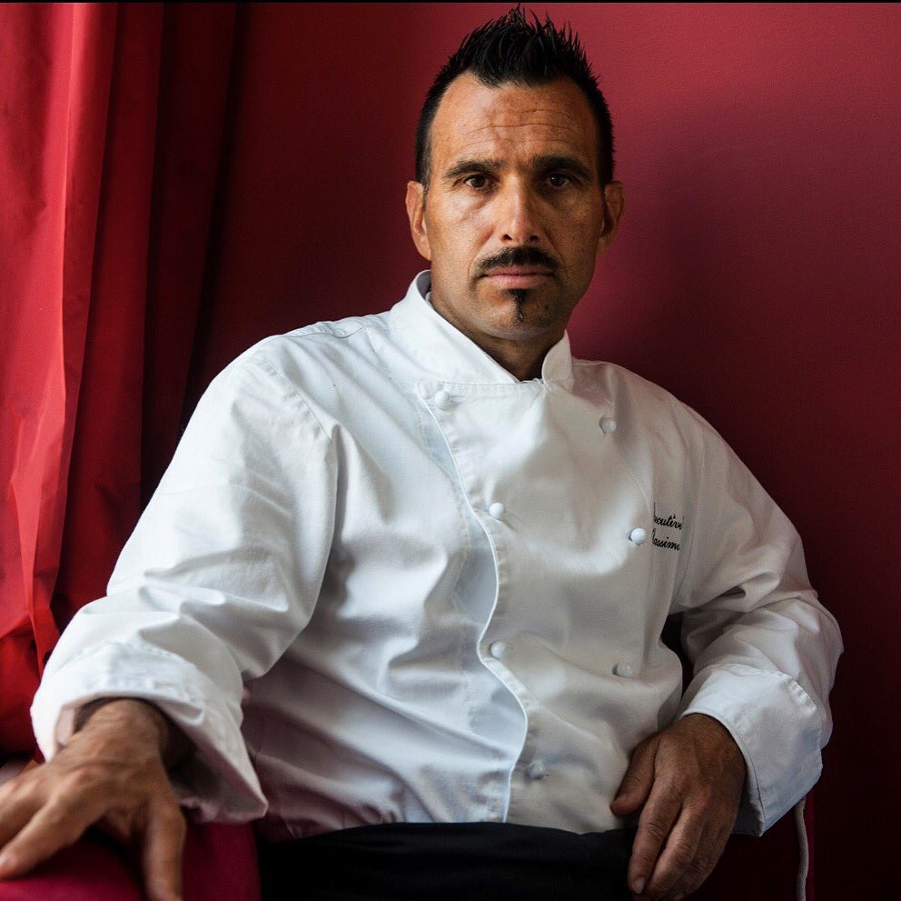 HotelCenturion's tweet photo. He is inspired by Art, History, Paintings and by a city of neverending beauty which is Venice: executive #ChefMassimoLivan #foodexperience https://t.co/EwF0w7nL2M